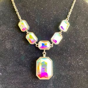 Iridescent necklace set